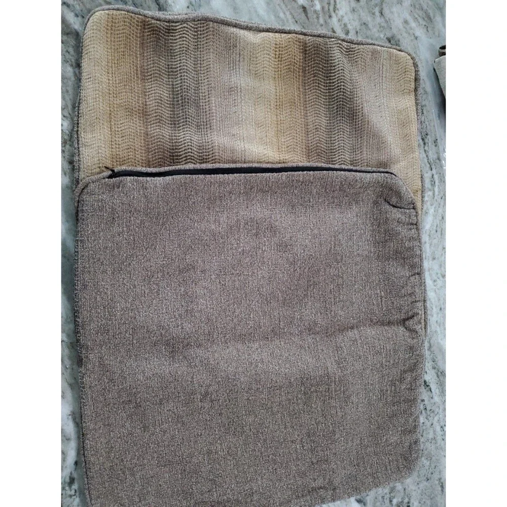 Set of 2 throw pillow covers 20